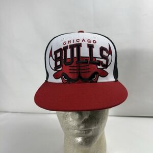 Chicago Bulls Snap Back Hat Hardwood Classic Windy City Mens‎ Red White Black